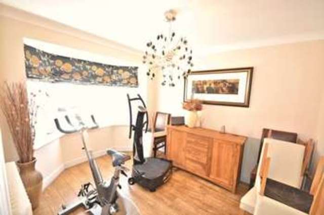  Image of 3 Bedroom Detached for sale at Dart Drive  Didcot, OX11 7XS