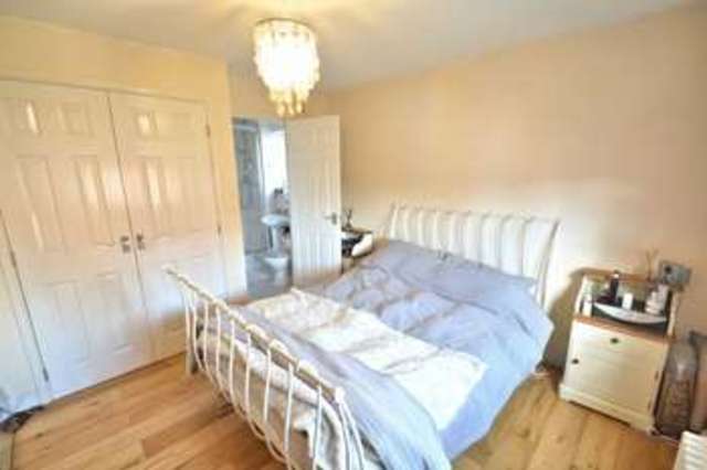  Image of 3 Bedroom Detached for sale at Dart Drive  Didcot, OX11 7XS