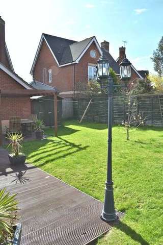  Image of 3 Bedroom Detached for sale at Dart Drive  Didcot, OX11 7XS