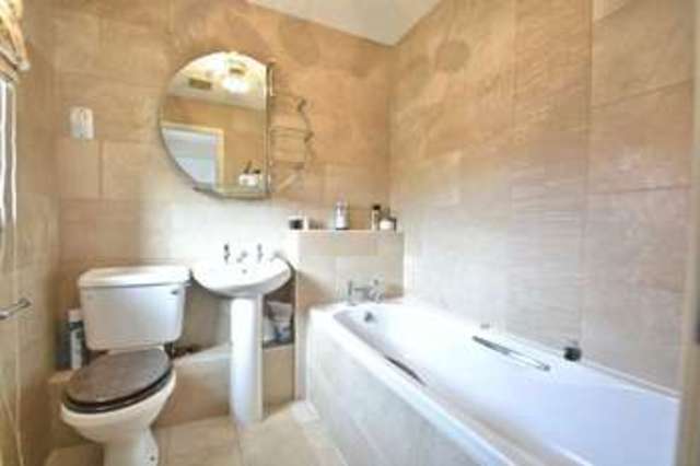  Image of 3 Bedroom Detached for sale at Dart Drive  Didcot, OX11 7XS