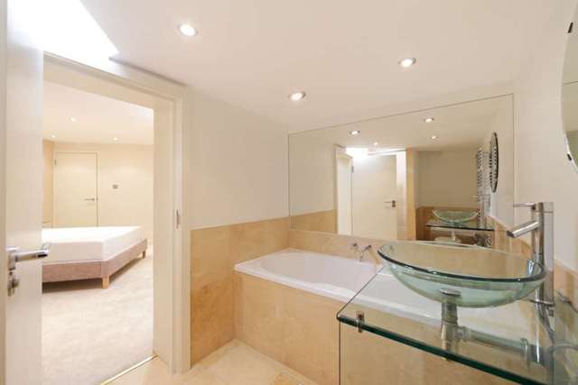  Image of 2 Bedroom Flat to rent at Dawes Road Fulham London, SW6 7RQ