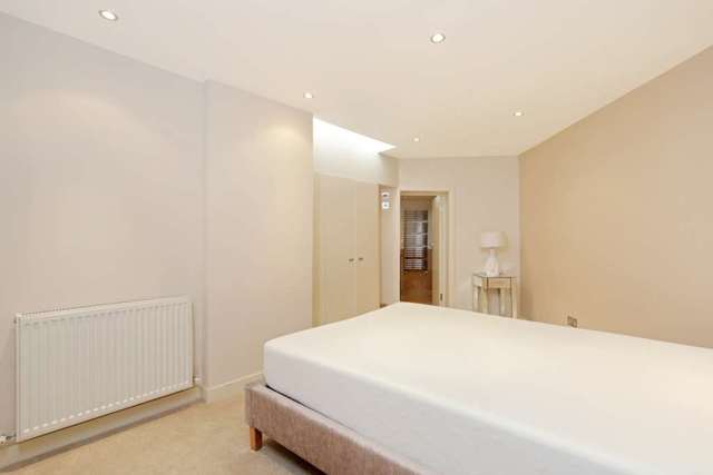  Image of 2 Bedroom Flat to rent at Dawes Road Fulham London, SW6 7RQ