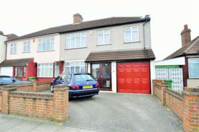  Image of 4 Bedroom Semi-Detached for sale at Bexleyheath Kent Bexleyheath, DA7 5EN