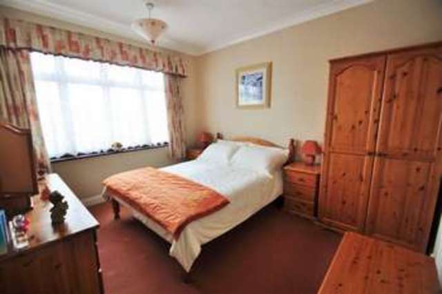  Image of 4 Bedroom Semi-Detached for sale at Bexleyheath Kent Bexleyheath, DA7 5EN