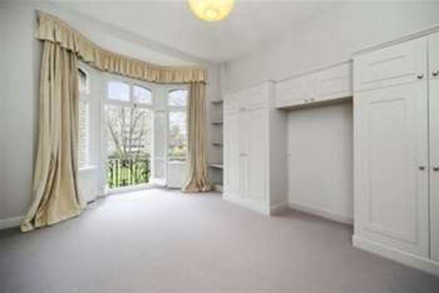  Image of 2 Bedroom Property to rent at London, SW10 9QF