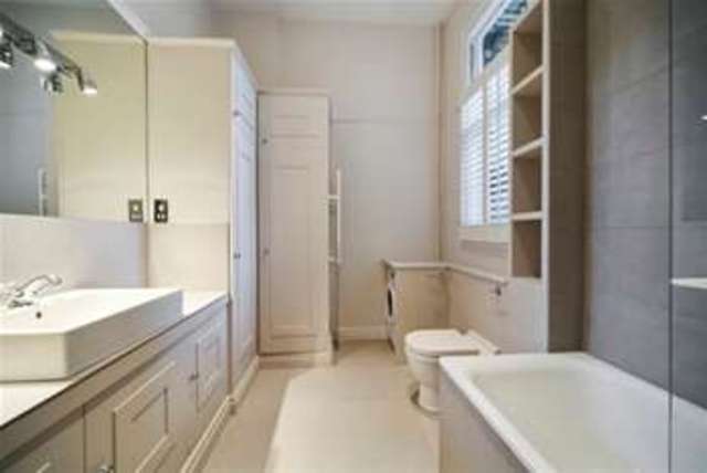  Image of 2 Bedroom Property to rent at London, SW10 9QF