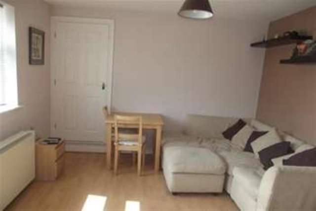  Image of 2 Bedroom Flat to rent at Nottingham, NG10 1EP