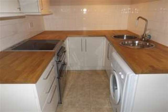  Image of 2 Bedroom Flat to rent at Bath, BA2 4BU