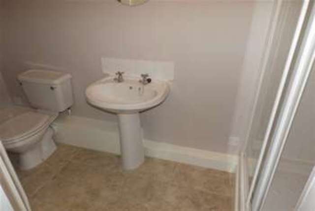  Image of 2 Bedroom Flat to rent at Bath, BA2 4BU