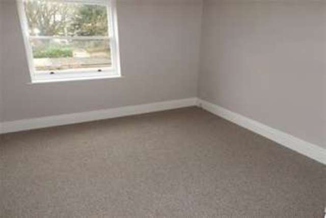  Image of 2 Bedroom Flat to rent at Bath, BA2 4BU