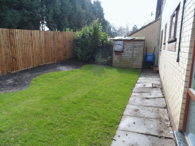  Image of 1 Bedroom Flat to rent at Hawkmoor Gardens  Birmingham, B38 9QA