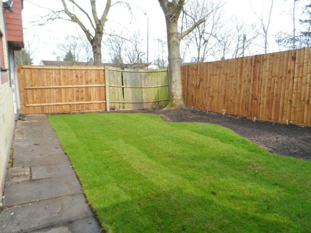  Image of 1 Bedroom Flat to rent at Hawkmoor Gardens  Birmingham, B38 9QA