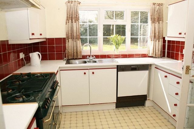  Image of 4 Bedroom Detached for sale at Heathfields Way  Shaftesbury, SP7 9JZ