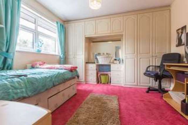  Image of 3 Bedroom Semi-Detached for sale at Hedgemead  Wigan, WN6 7EL