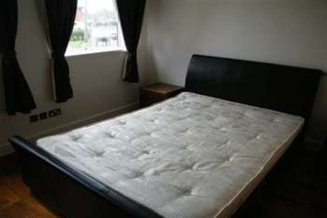  Image of 1 Bedroom Flat to rent at Cardiff, CF10 4EG