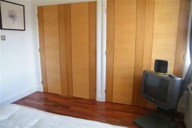  Image of 1 Bedroom Flat to rent at Cardiff, CF10 4EG