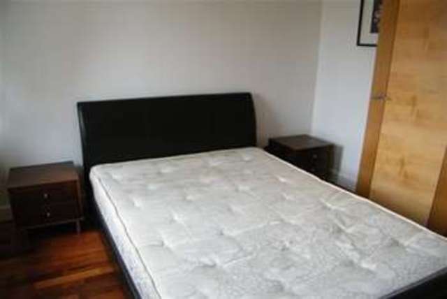  Image of 1 Bedroom Flat to rent at Cardiff, CF10 4EG