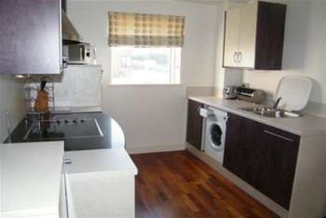  Image of 1 Bedroom Flat to rent at Cardiff, CF10 4EG
