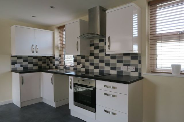  Image of 2 Bedroom Flat for sale at Hope Street Morley Leeds, LS27 8HA