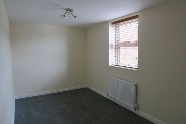  Image of 2 Bedroom Flat for sale at Hope Street Morley Leeds, LS27 8HA