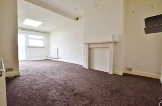  Image of 1 Bedroom Property to rent at Cedar Avenue  Enfield, EN3 7JD