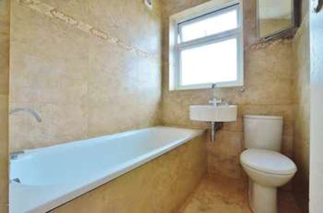  Image of 1 Bedroom Property to rent at Cedar Avenue  Enfield, EN3 7JD