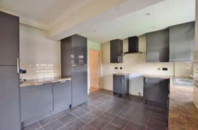  Image of 1 Bedroom Property to rent at Cedar Avenue  Enfield, EN3 7JD
