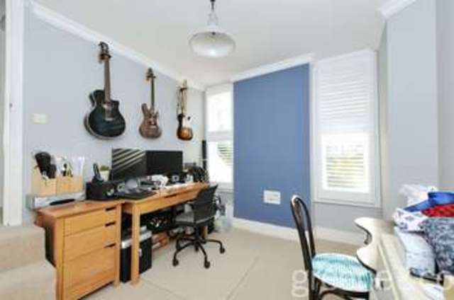  Image of 2 Bedroom Flat for sale at Crouch End London Crouch End, N8 9JE