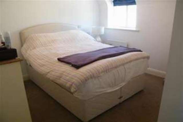  Image of 2 Bedroom Flat to rent at Cirencester, GL7 1FX