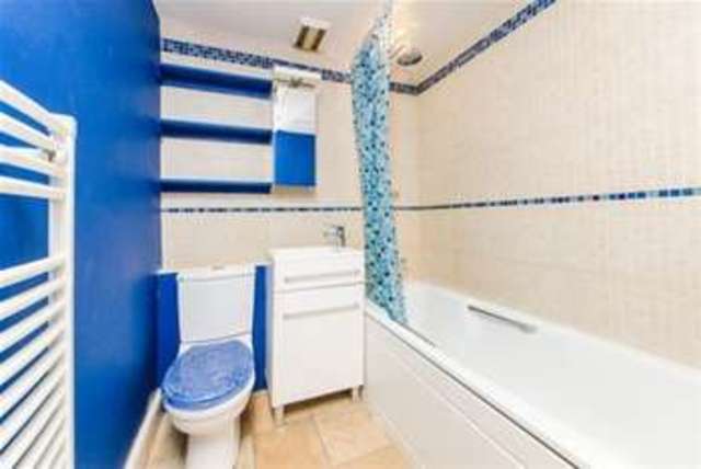  Image of Flat to rent at London, W10 6HE