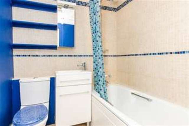  Image of Flat to rent at London, W10 6HE