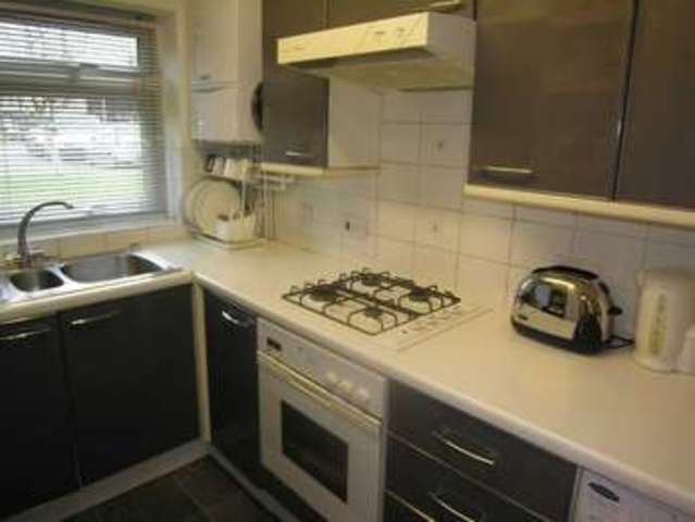 kitchen Image of 2 Bedroom Property to rent at Lambourne Court Uxbridge Uxbridge, UB8 2UL Image of kitchen
