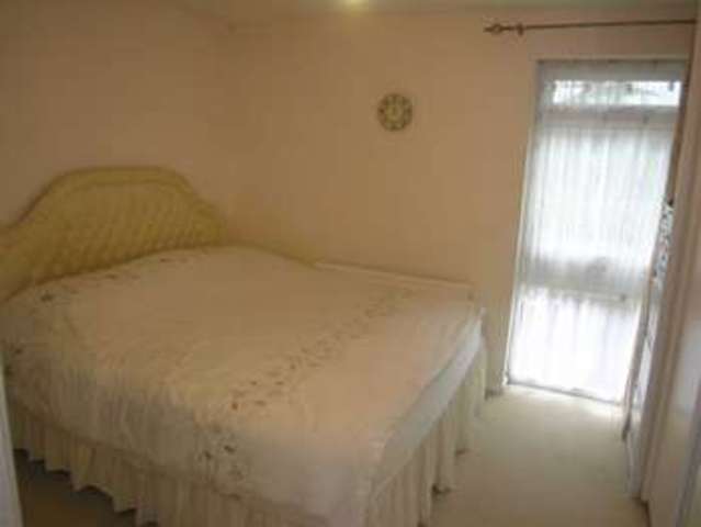  Image of 2 Bedroom Property to rent at Lambourne Court Uxbridge Uxbridge, UB8 2UL