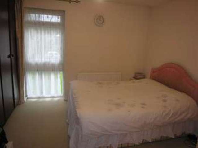  Image of 2 Bedroom Property to rent at Lambourne Court Uxbridge Uxbridge, UB8 2UL