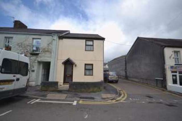  Image of 2 Bedroom Semi-Detached to rent at Lon Cae Ffynnon  Llandeilo, SA19 6DX