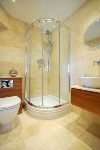  Image of 3 Bedroom Apartment for sale at London, N11 3FJ