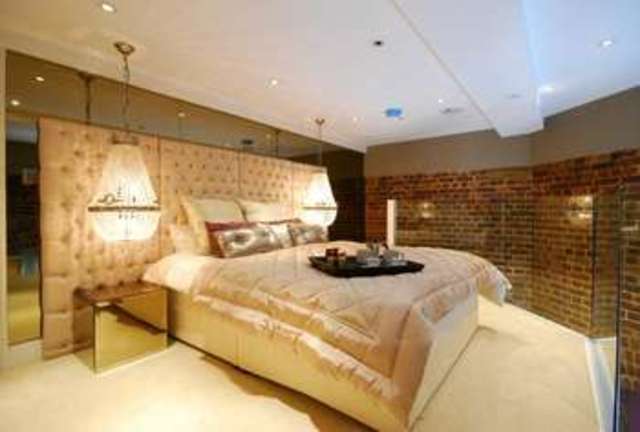  Image of 3 Bedroom Apartment for sale at London, N11 3FJ