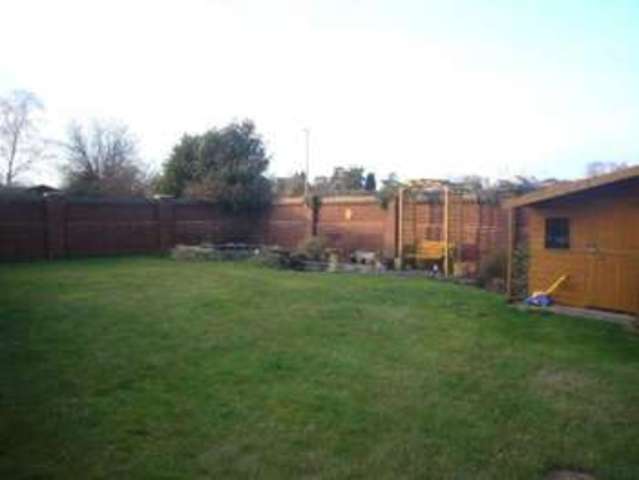  Image of 4 Bedroom Detached to rent at Lytchett Matravers, BH16 6EH