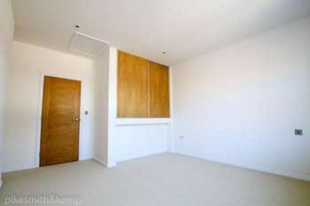  Image of 1 Bedroom Flat for sale at MAIDENHEAD, SL6 1HZ