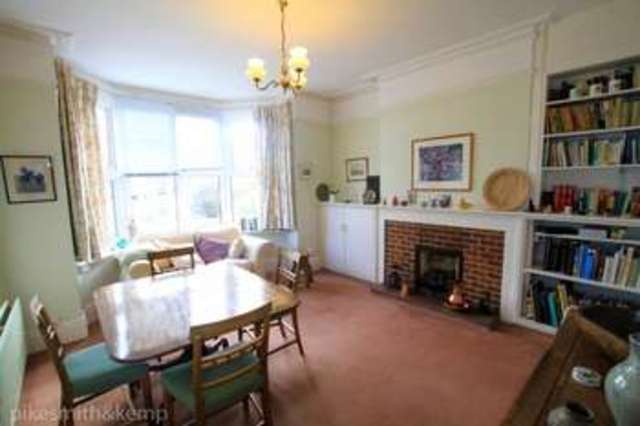  Image of 4 Bedroom Detached for sale at MAIDENHEAD, SL6 4DE