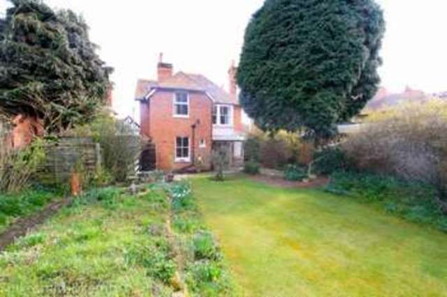  Image of 4 Bedroom Detached for sale at MAIDENHEAD, SL6 4DE