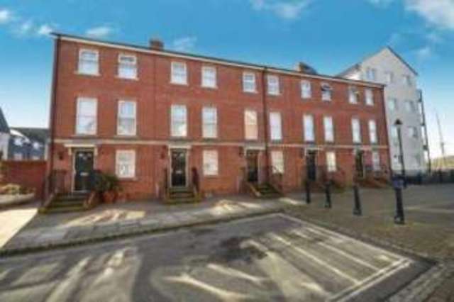  Image of 2 Bedroom Flat for sale at Portsmouth Road Milford Milford, GU8 5HJ