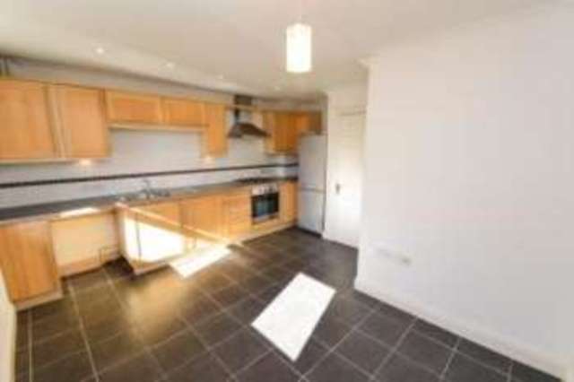  Image of 2 Bedroom Flat for sale at Portsmouth Road Milford Milford, GU8 5HJ