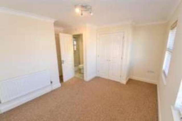  Image of 2 Bedroom Flat for sale at Portsmouth Road Milford Milford, GU8 5HJ