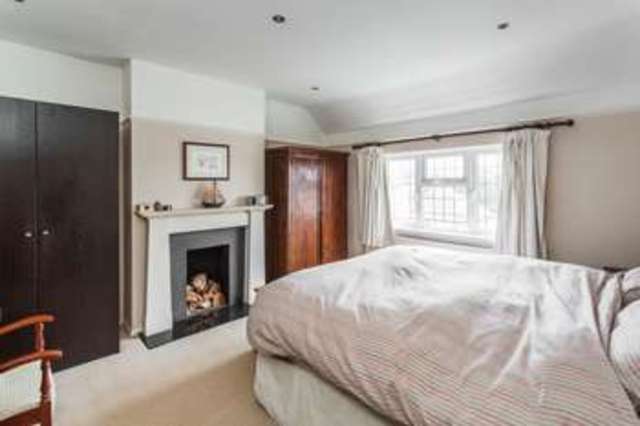  Image of 5 Bedroom Detached to rent at Mitchley View  South Croydon, CR2 9HQ