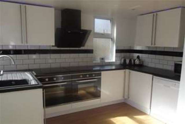  Image of 6 Bedroom Detached to rent at Canterbury, CT1 1NJ