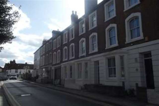  Image of 6 Bedroom Detached to rent at Canterbury, CT1 1NJ