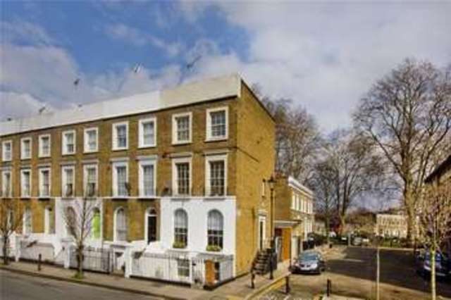  Image of 2 Bedroom Maisonette for sale at Islington London Essex Road, N1 7BJ