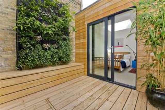  Image of 2 Bedroom Maisonette for sale at Islington London Essex Road, N1 7BJ