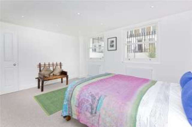  Image of 2 Bedroom Maisonette for sale at Islington London Essex Road, N1 7BJ